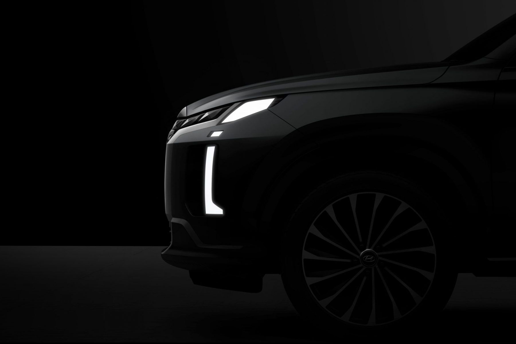 hyundai-teases-front-end-of-2023-palisade-ahead-of-april-reveal-driving