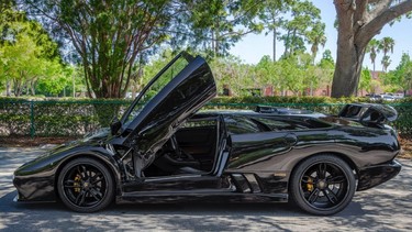 This 1999 Acura NSX-turned-Lamborghini Diablo GT just sold on eBay for US$125,000 - 4