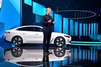 BMW-Chef warnt vor reiner Elektrostrategie, sagt, Gas hat noch Leben