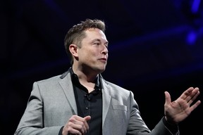 Tesla, das von CEO Elon Musk geleitet wird und auf diesem Aktenfoto zu sehen ist, hat einen nicht offengelegten Vertrag mit Vale über die Lieferung von Nickel an den Elektroautohersteller unterzeichnet