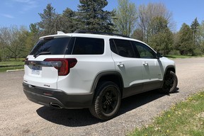 2022 GMC Acadia AT4