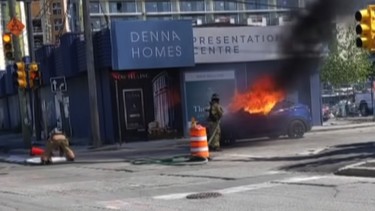 A screenshot from a video of a Tesla burning to the ground in Vancouver, B.C. in May 2022.