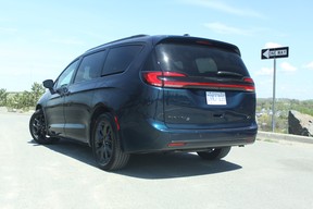 2022 Chrysler Pacifica Touring S