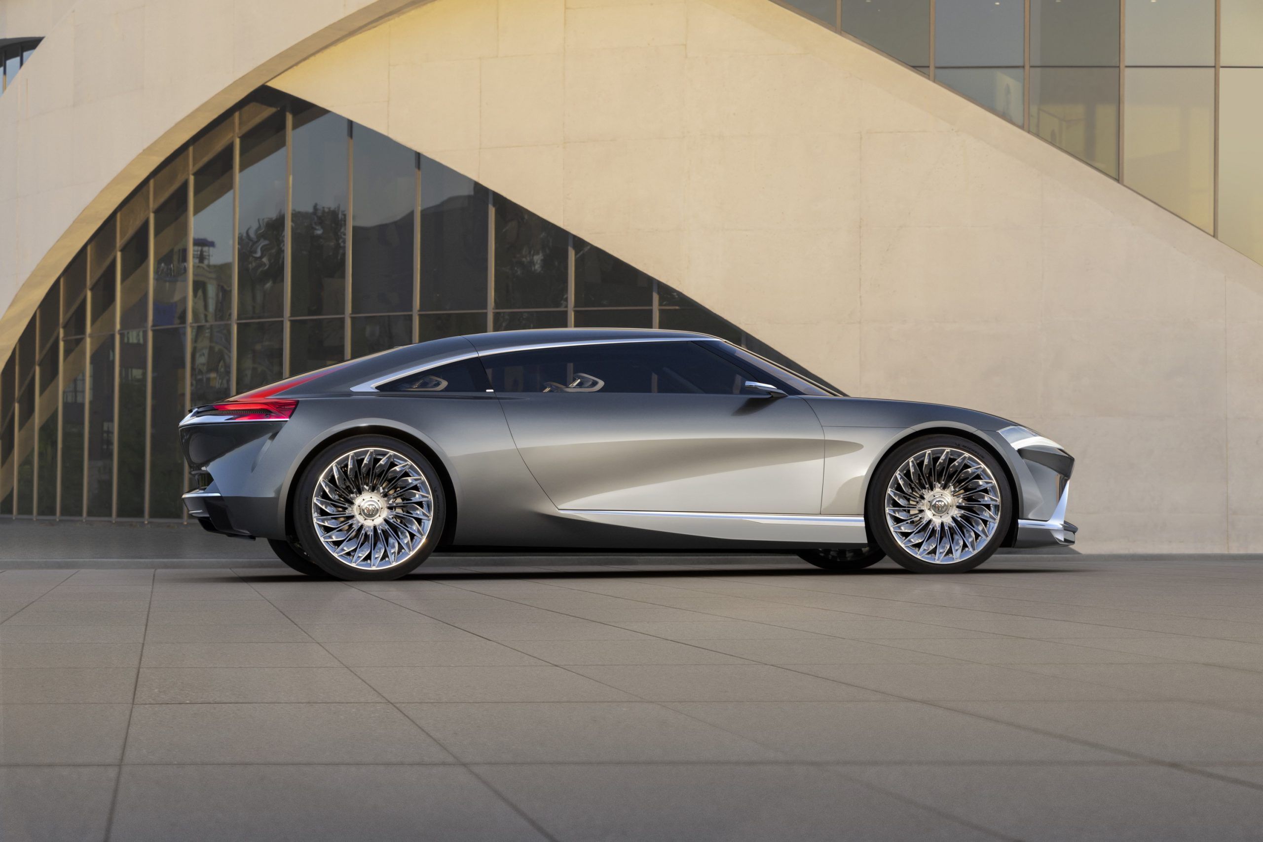 Buick WildCat EV on n'apprivoise pas les chats sauvages, mais... Driving