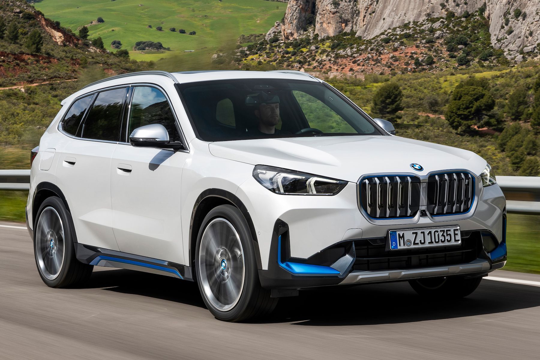 BMW adds fully electric variant to compact X1 SUV lineup - Trendradars ...