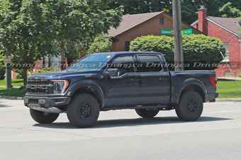 Spied! Ford F-150 Raptor R caught on video | Driving
