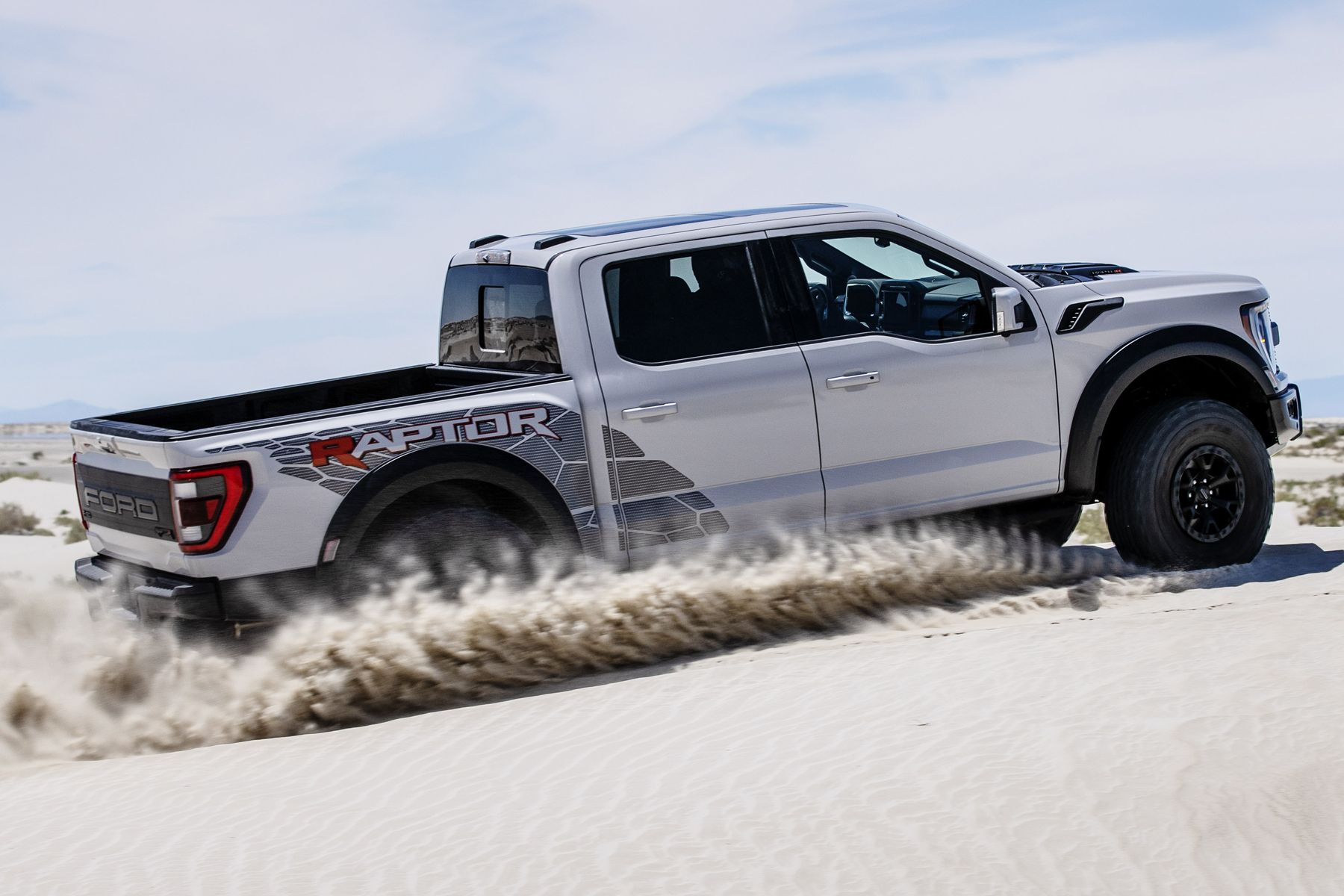 Ford unveils 2023 F-150 Raptor R with 700 horsepower