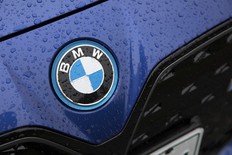 BMW plans direct sales of its cars, CFO tells newspaper