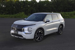 Mitsubishi Outlander PHEV 2023
