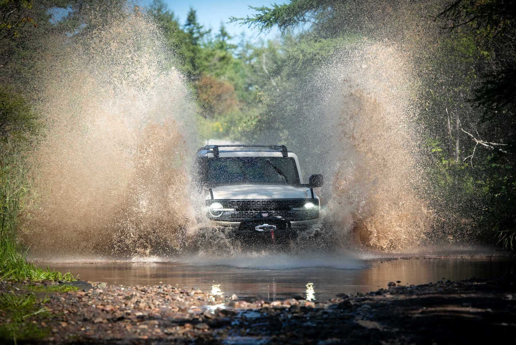 2022 Ford Bronco Raptor and Everglades First Drive SUV Review | Driving