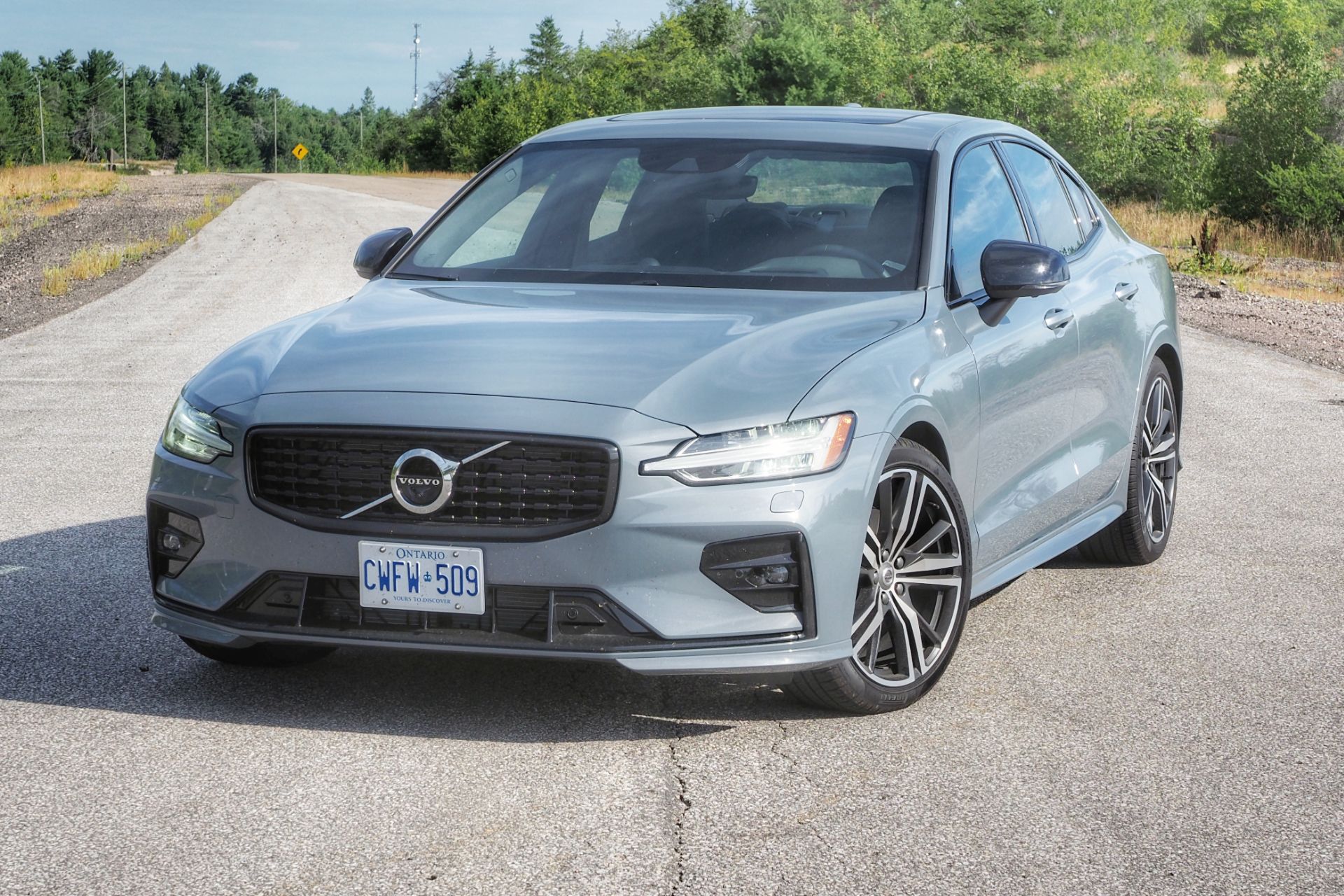 2022 Volvo S60 B5 R-Design Car Review | Driving