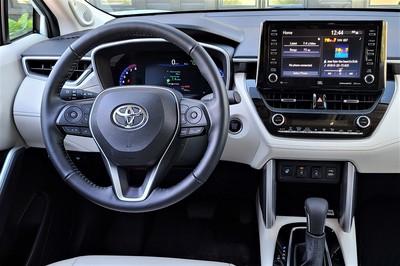 Toyota Corolla Cross 2024 : l'as dans la manche - Guide Auto