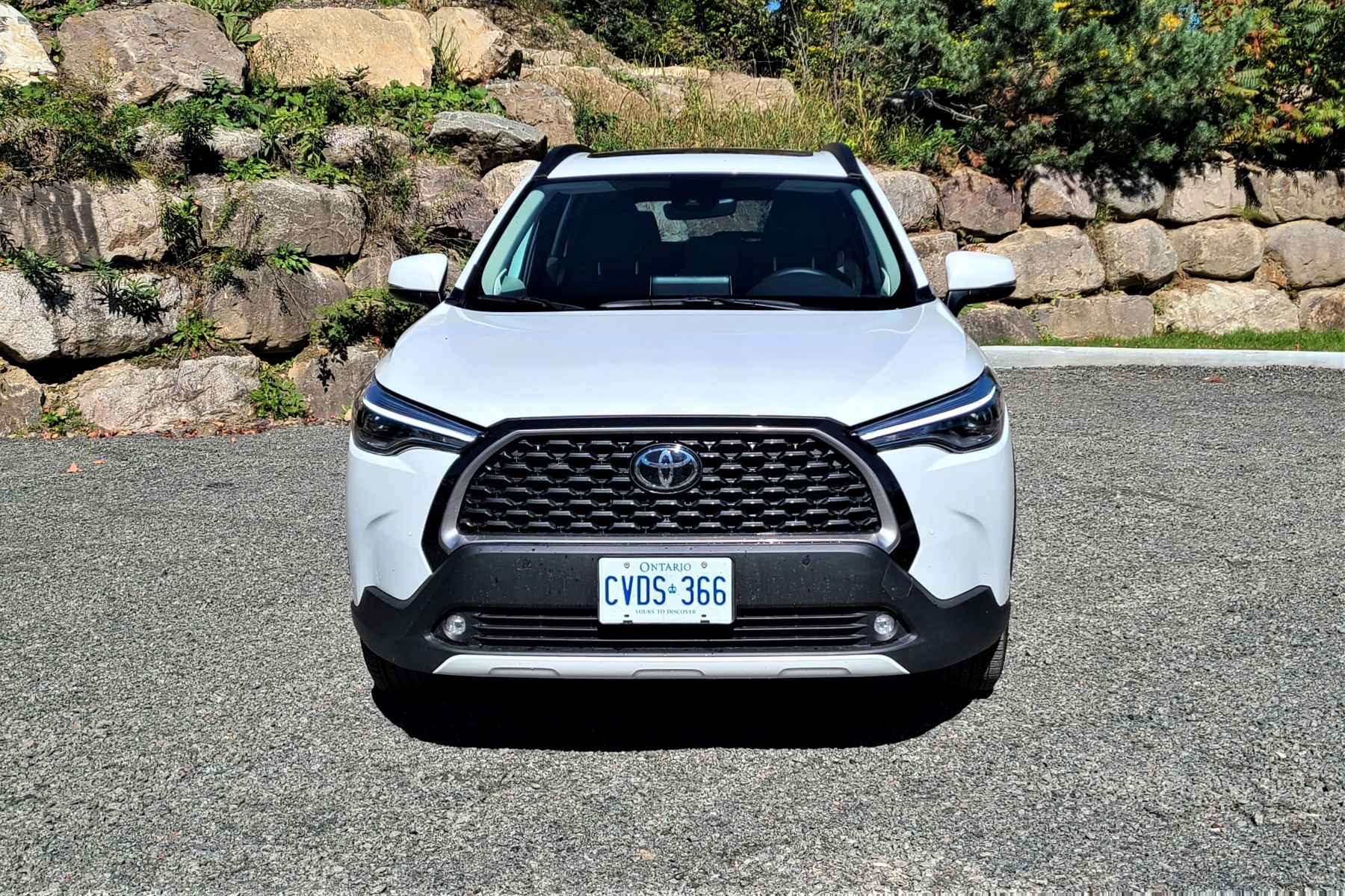 Essai comparatif 2023: Toyota Corolla Hatchback vs Toyota Corolla Cross ...