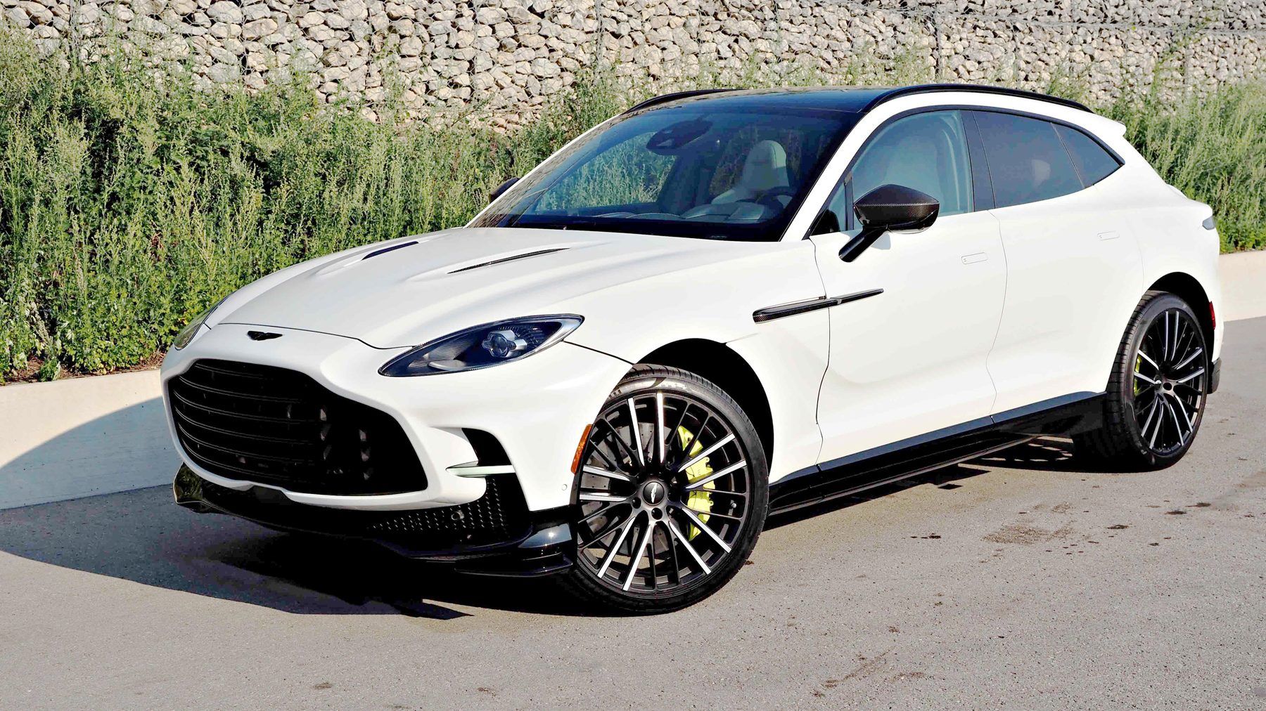 2023 Aston Martin DBX707 Luxury SUV Review Driving