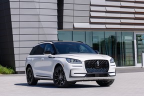 The 2023 Lincoln Corsair will debut in early 2023
