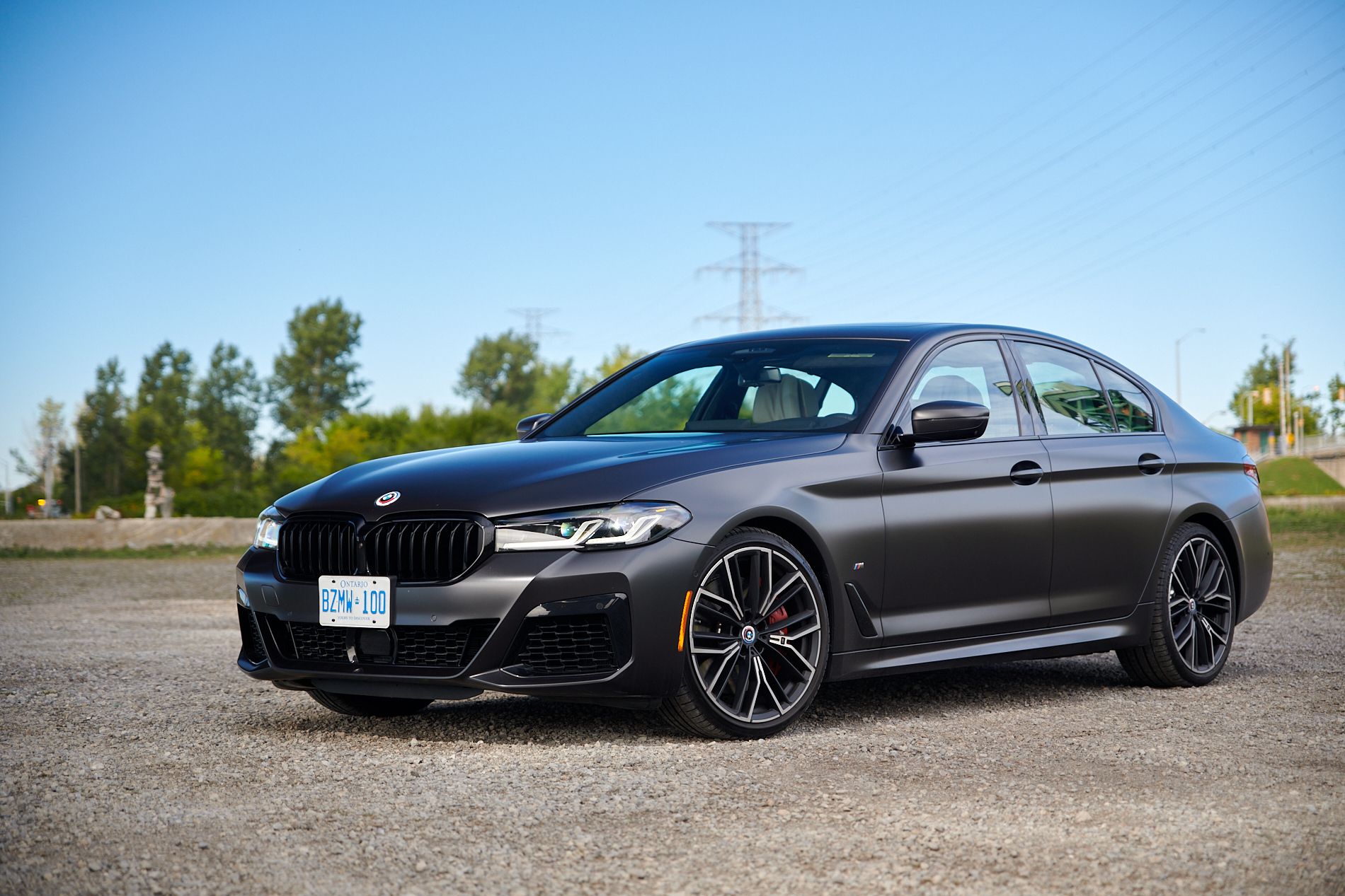 Do you really need an M5? 2022 BMW M550i xDrive Car Review Driving