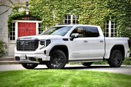 2022 GMC Sierra 1500 Denali Ultimate Pickup Review Driving