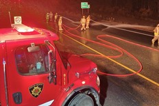 Eine Ladung Mist: Lastwagen verschüttet Mist auf der Autobahn von Nova Scotia