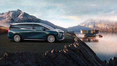 2023 Buick GL8 Century minivan