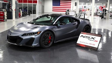 The very last NSX Type S was completed this week at the brand’s Performance Manufacturing Center in Ohio