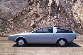 Hyundai und der Originaldesigner Giorgetto Giugiaro bauen das Pony-Coupé-Konzept von 1974 nach