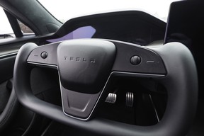 Tesla Model S Plaid yoke