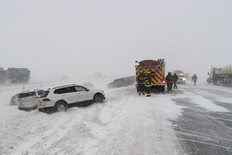 RCMP rät Fahrern in Alberta, den Highway 2 wegen schlechter Bedingungen zu meiden