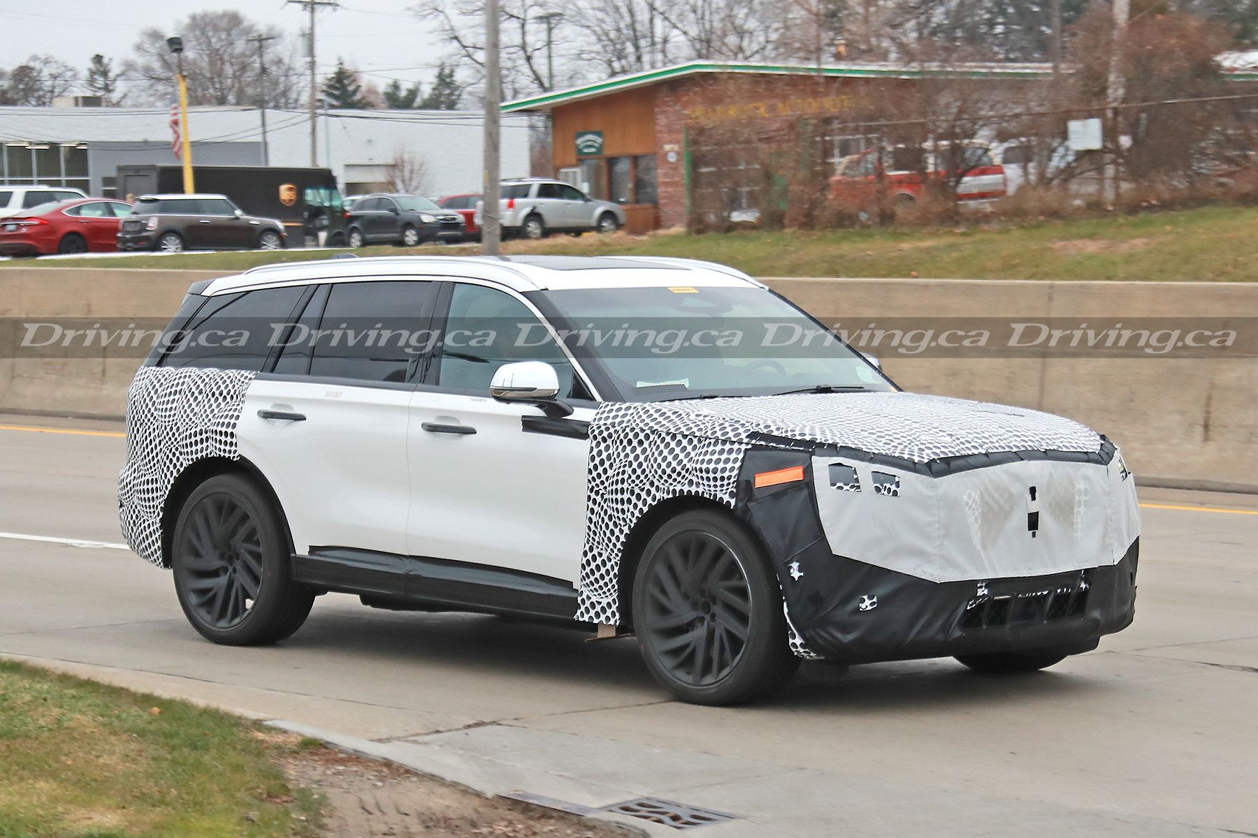 2024 Lincoln Aviator spied with its first refresh Driving