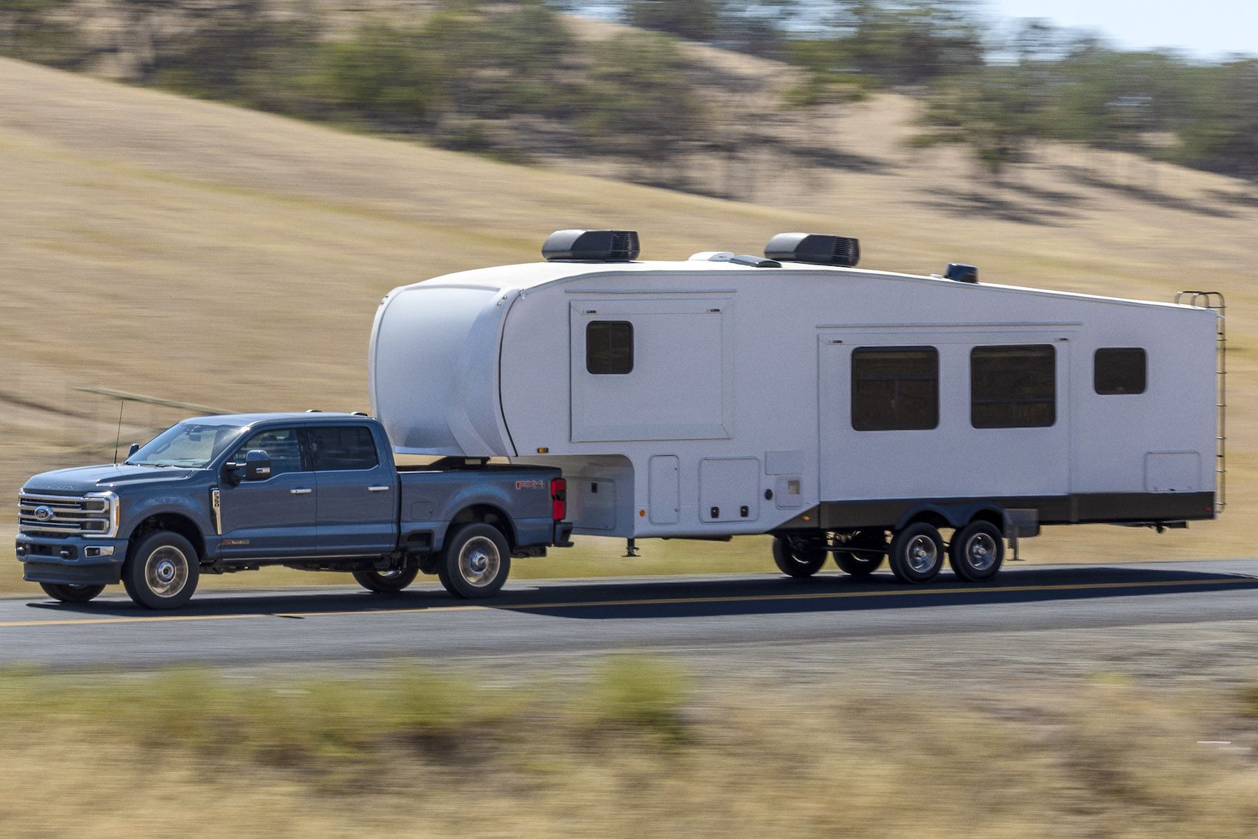 5th Wheel Towing - How Much Truck Do You Need? - Roadtrip Images