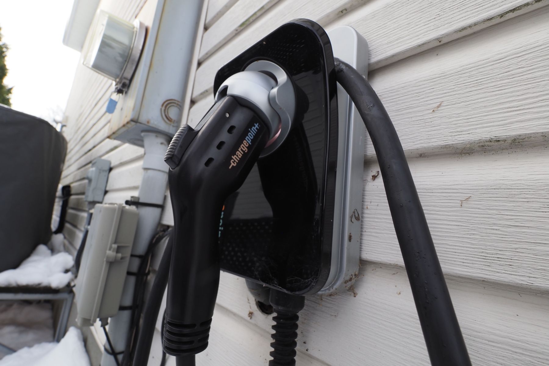 Want to charge an EV at your apartment? What you need to know