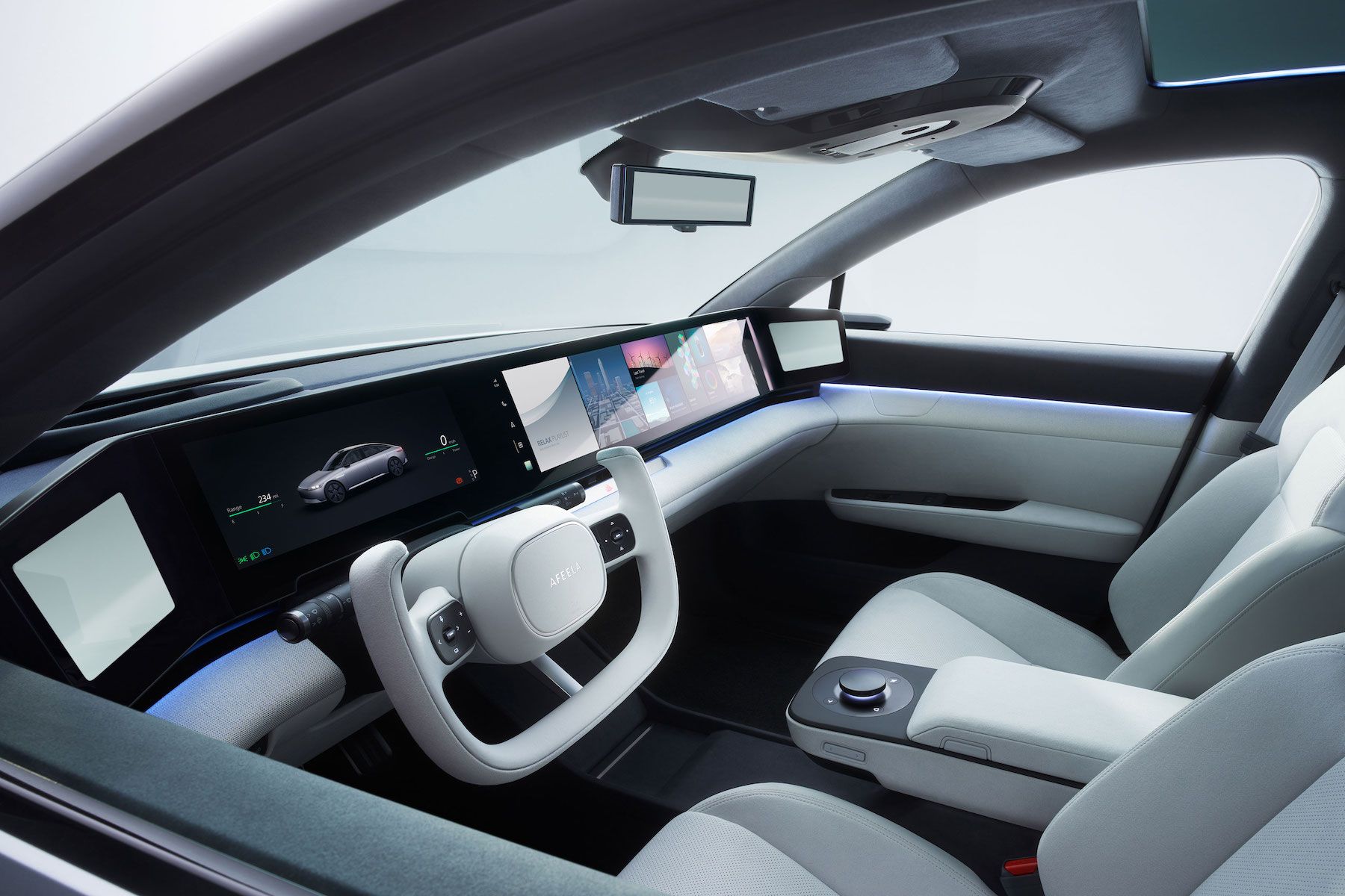 Automakers show off in-car entertainment options at CES  Driving