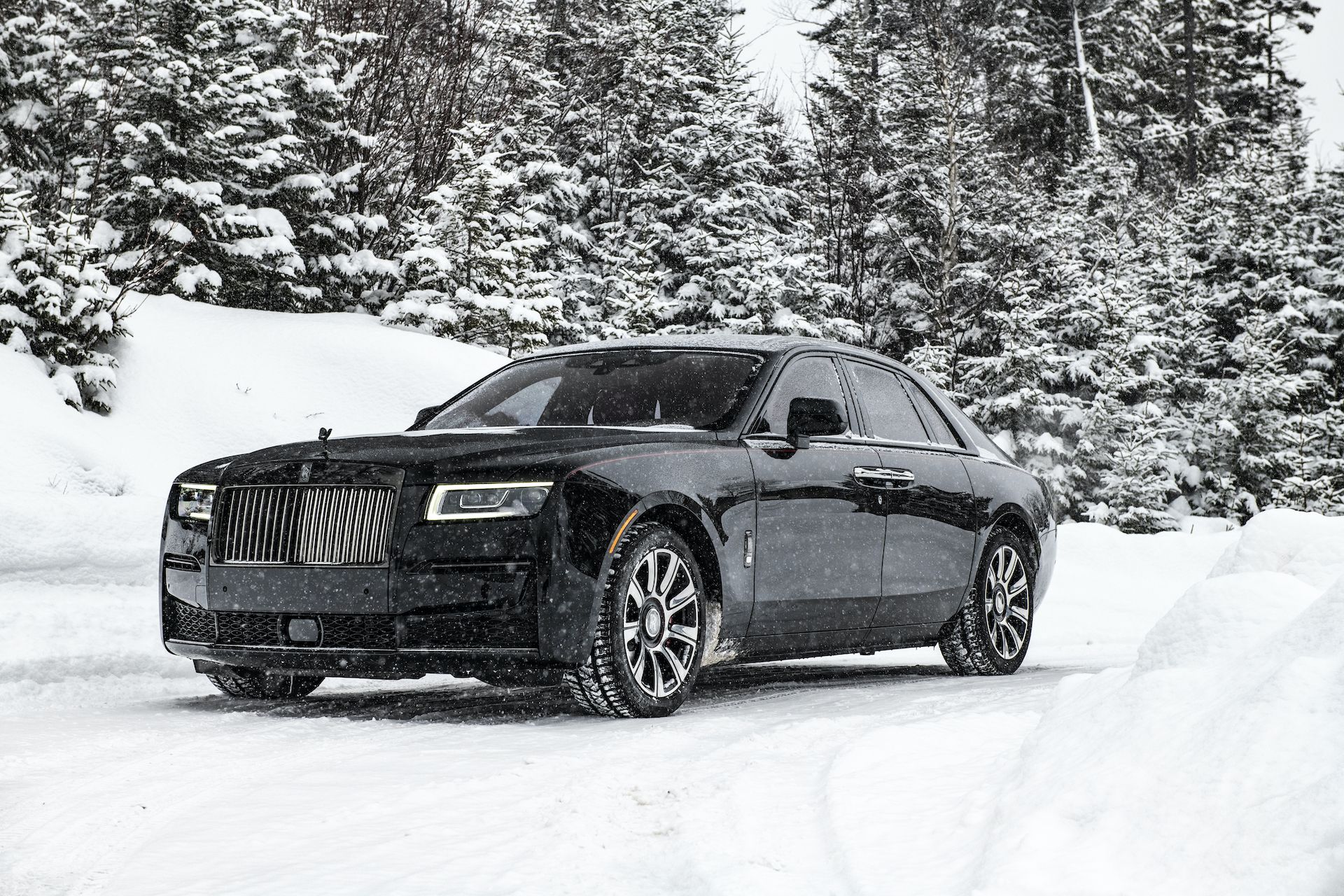 2022 Rolls-Royce Ghost vs. 2023 Rolls-Royce Phantom