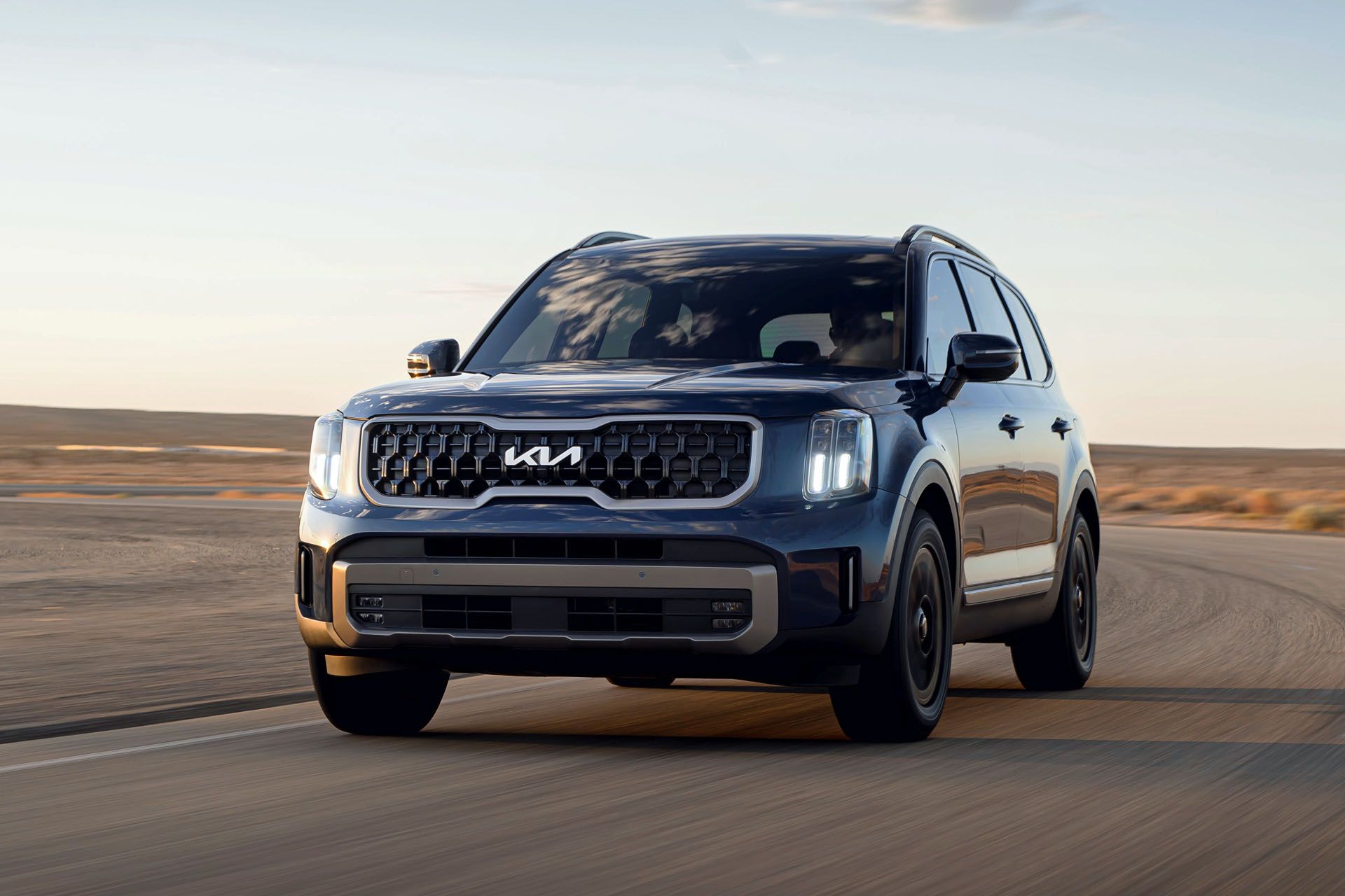 Kia recalls 18,567 Telluride SUVs in Canada for rollaway risk