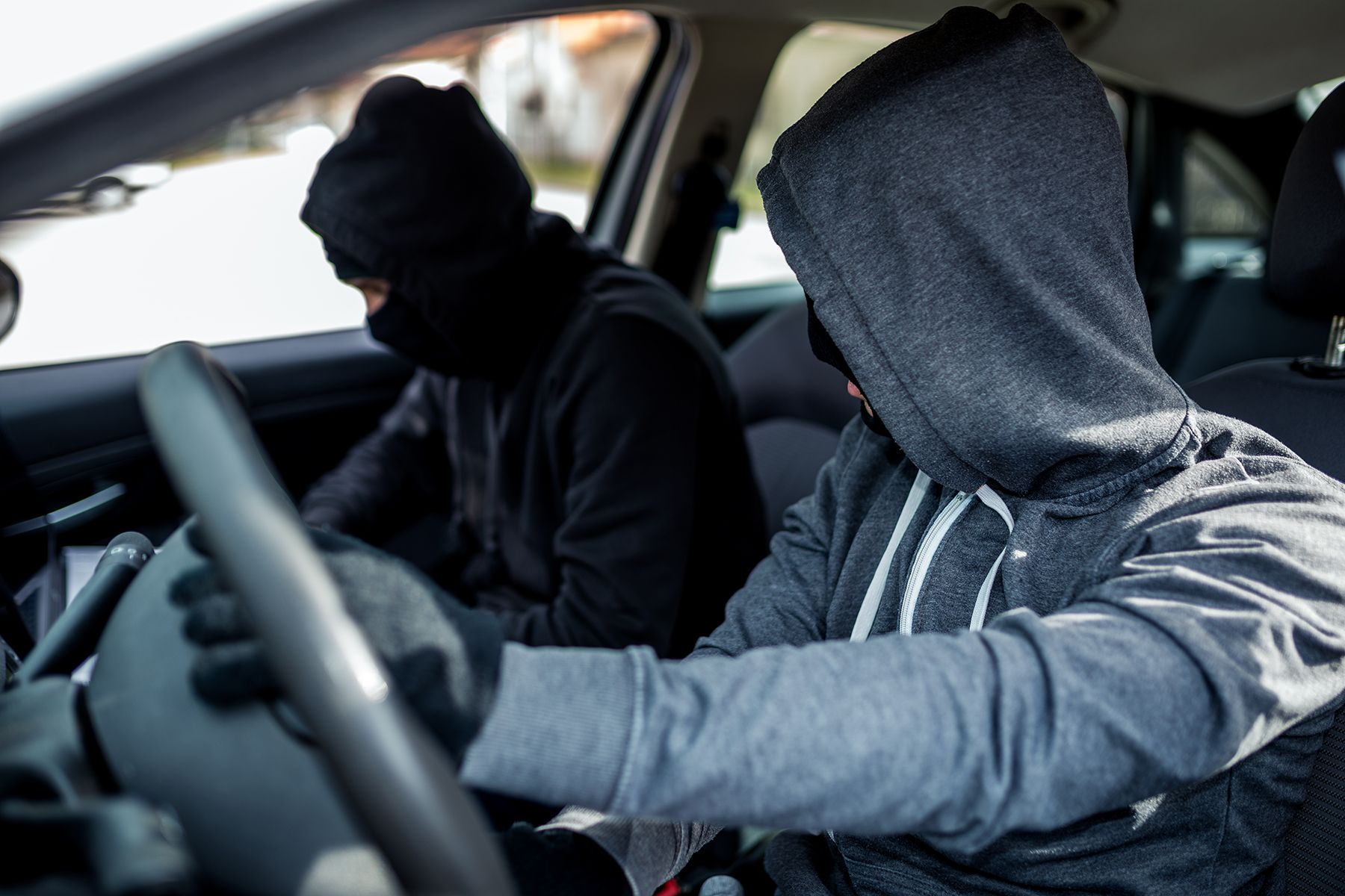 How to Protect your Vehicle and Outsmart Thieves and Carjackers