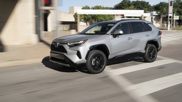 2022 Toyota RAV4 Hybrid SE