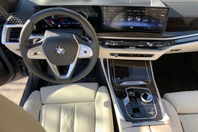 2023 BMW X7 SUVOTY Review: Third-Row Woes