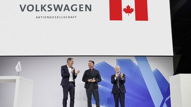 Oliver Blume, CEO Volkswagen Group (left); Thomas Schmall, Group Board Member Technology (center); and the Honourable François-Philippe Champagne, Canada’s Minister of Innovation, Science and Industry