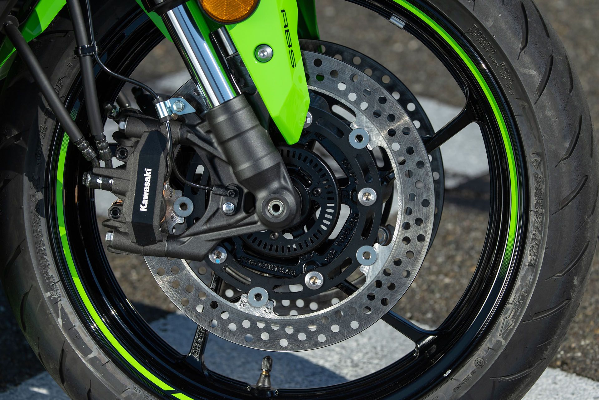 First Ride: 2023 Kawasaki Ninja ZX-4RR | Reviews Gallery - Reviews