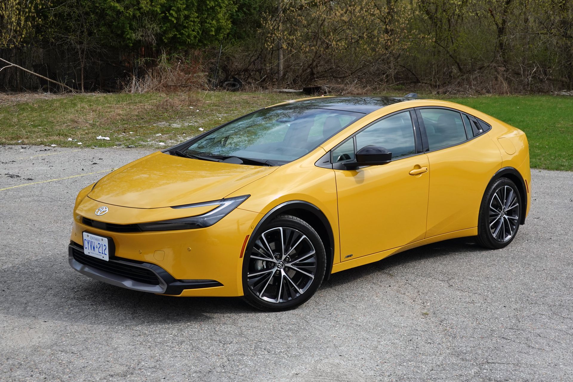 2023-toyota-prius-car-review-reviews-driving