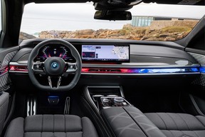 2024 BMW i7 M70 First Drive Review: Are 114 extra horses worth 44,000 extra  dollars? - Autoblog