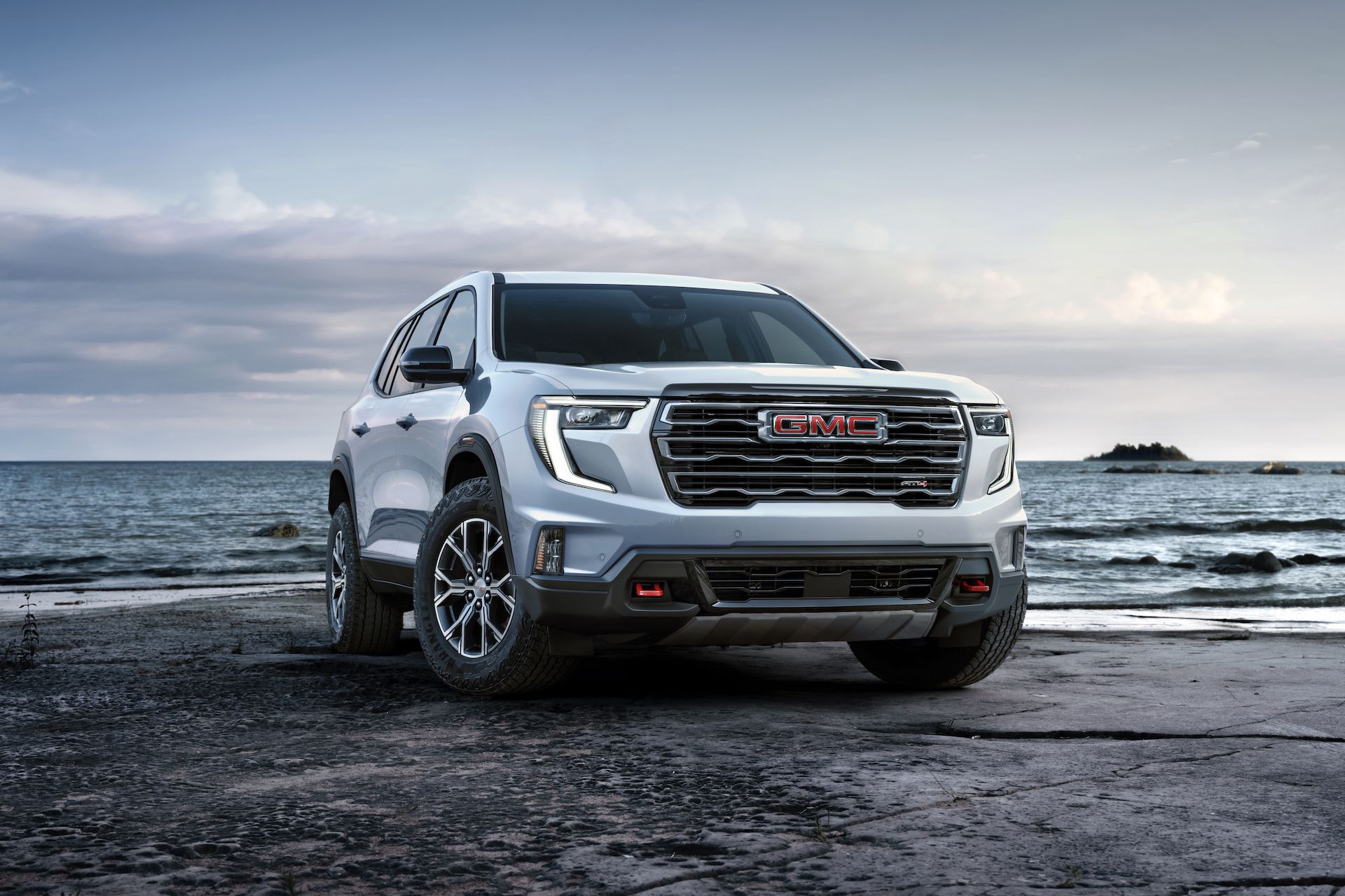 2024 GMC Acadia moves up in size, power, and tech Driving