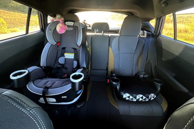 Dad of triplets creates car dividers to stop backseat fights