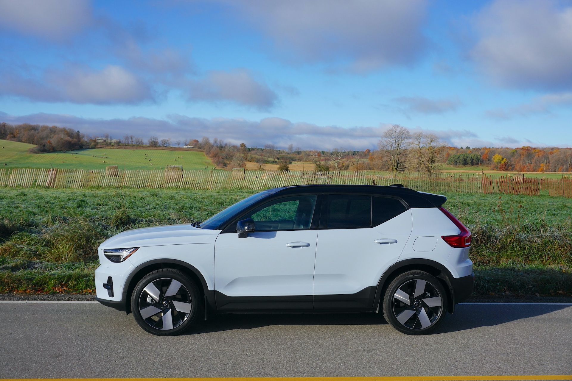 2024 Volvo XC40 Recharge - Reviews | Driving