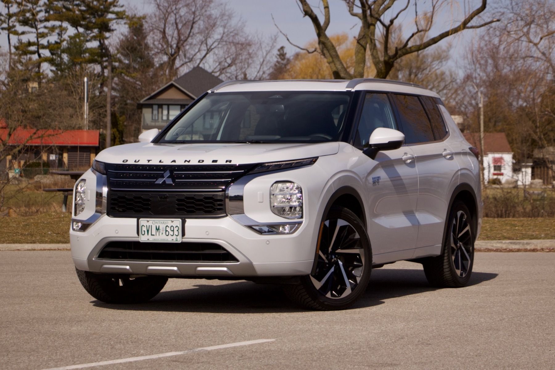 Mitsubishi recalls 68,000 Outlanders over rearview camera display Driving