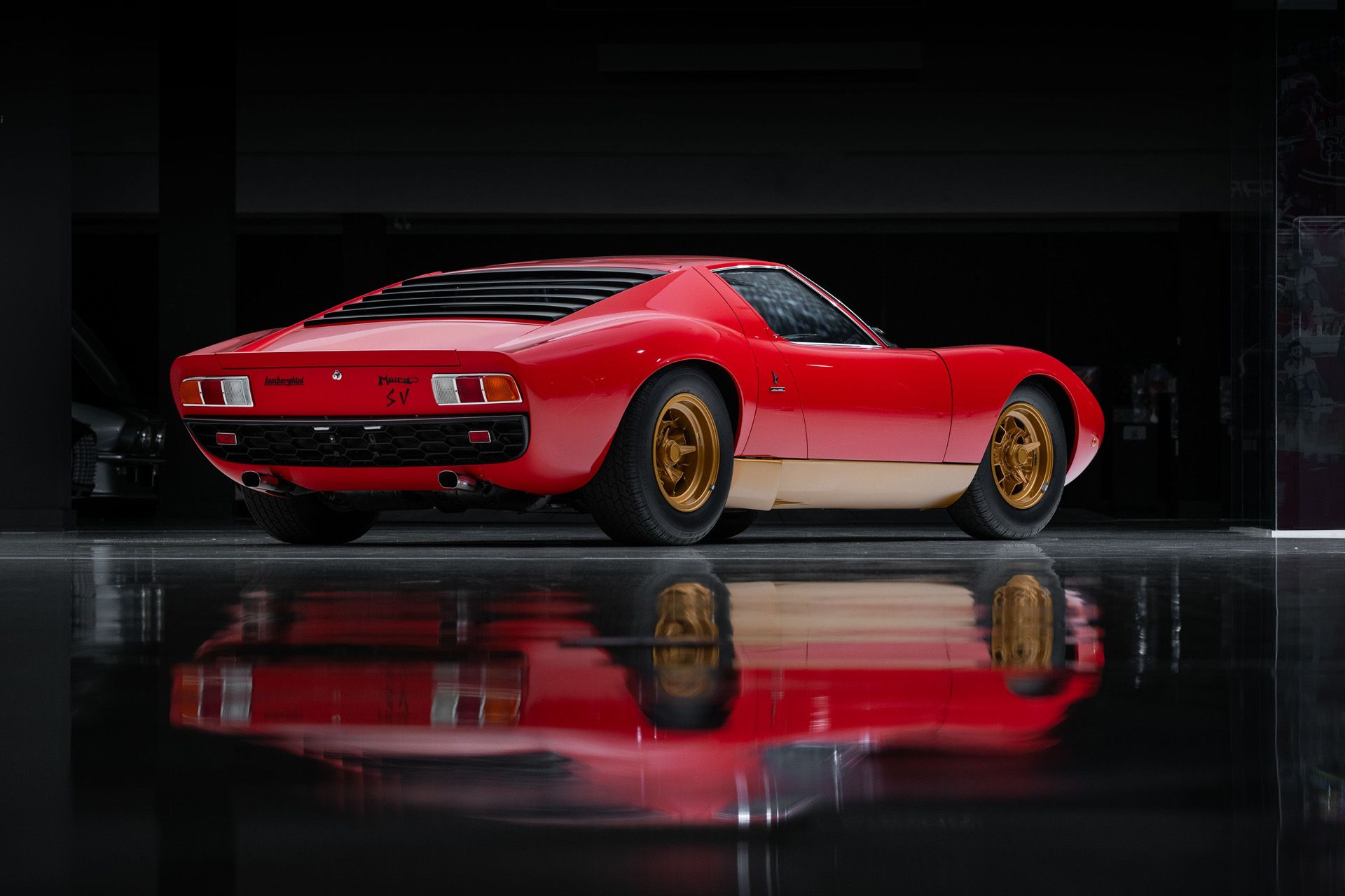 Lamborghini Miura sells for record $6.7 million at Canadian