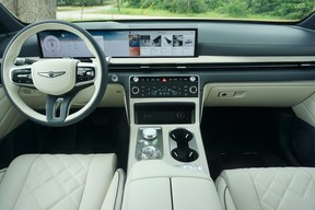 2025 Genesis GV80 08