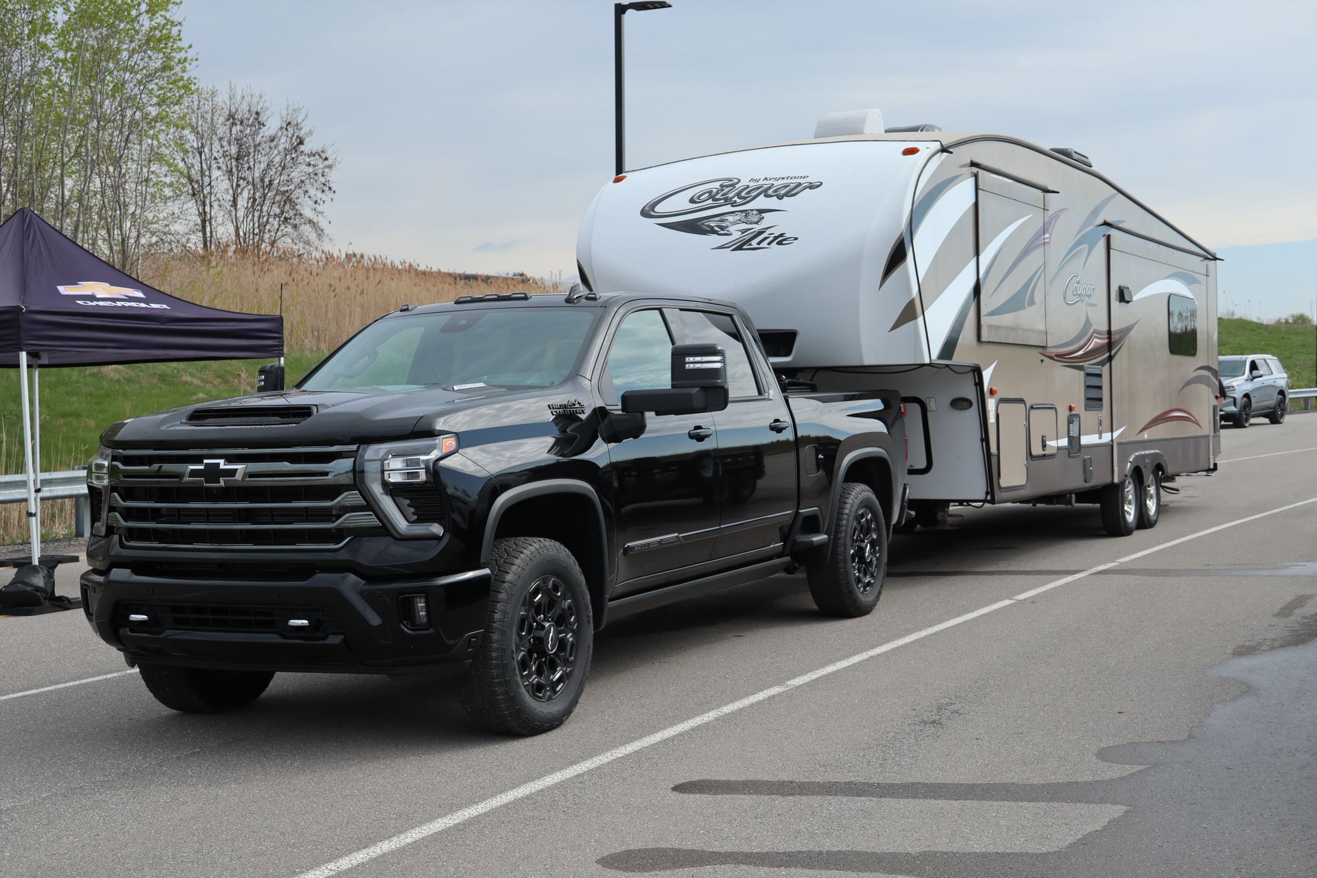 Silverado Heavy-Duty with RV trailer
