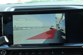 The side blind zone alert warns if a vehicle is alongside and also indicates the length of the truck and trailer