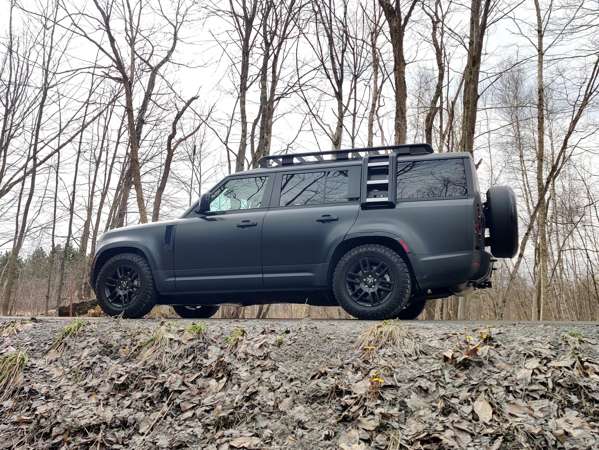 Land Rover Defender 130 off-road accessories