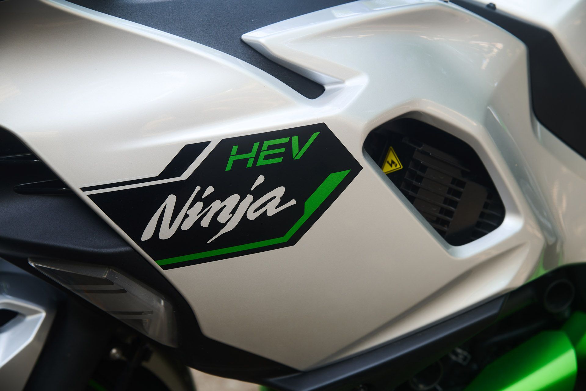 2024 Kawasaki Ninja 7 Hybrid brings Prius-like tech to bikes